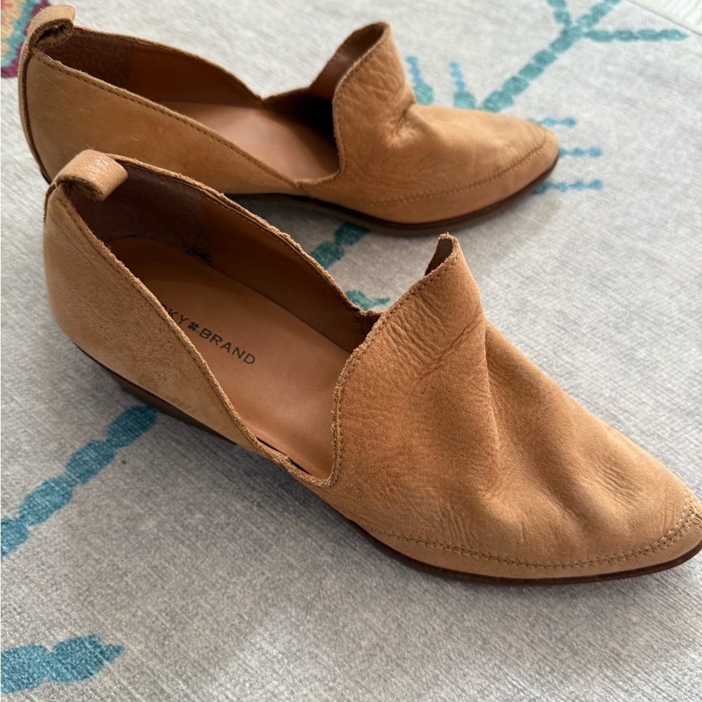 Lucky Brand Tan Suede Flats